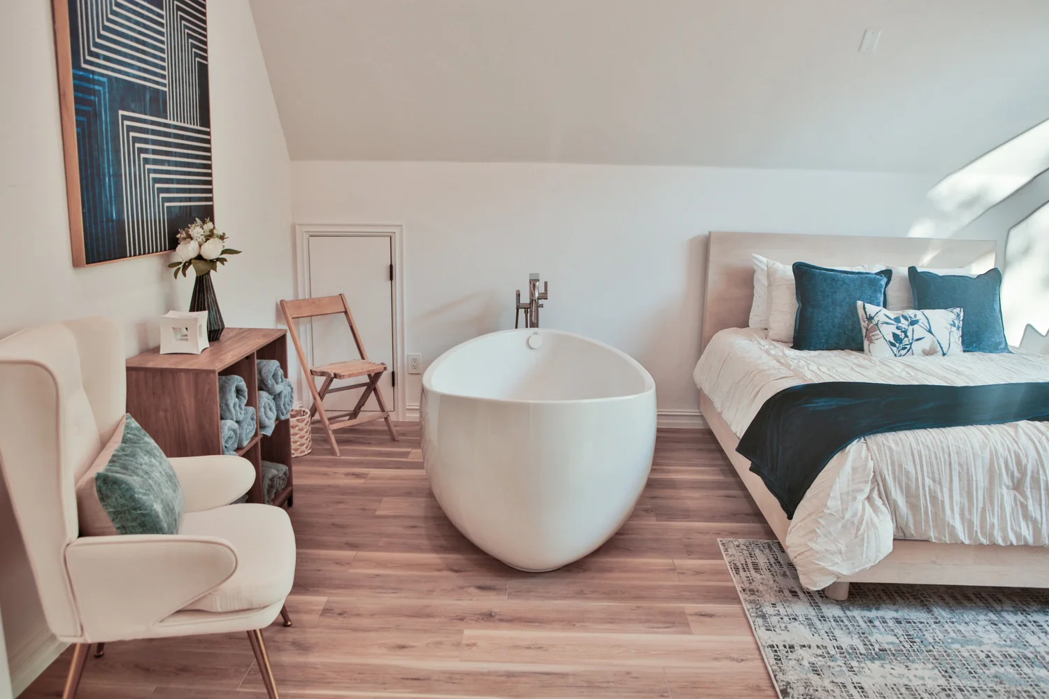 حوض الولادة في الماء - Piscine d'accouchement aquatique